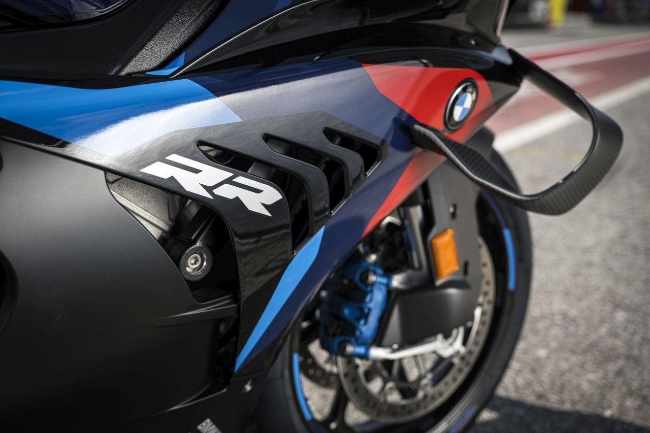 DueruoteTG #238 - Abbiamo guidato in pista la BMW che corre in SBK! 